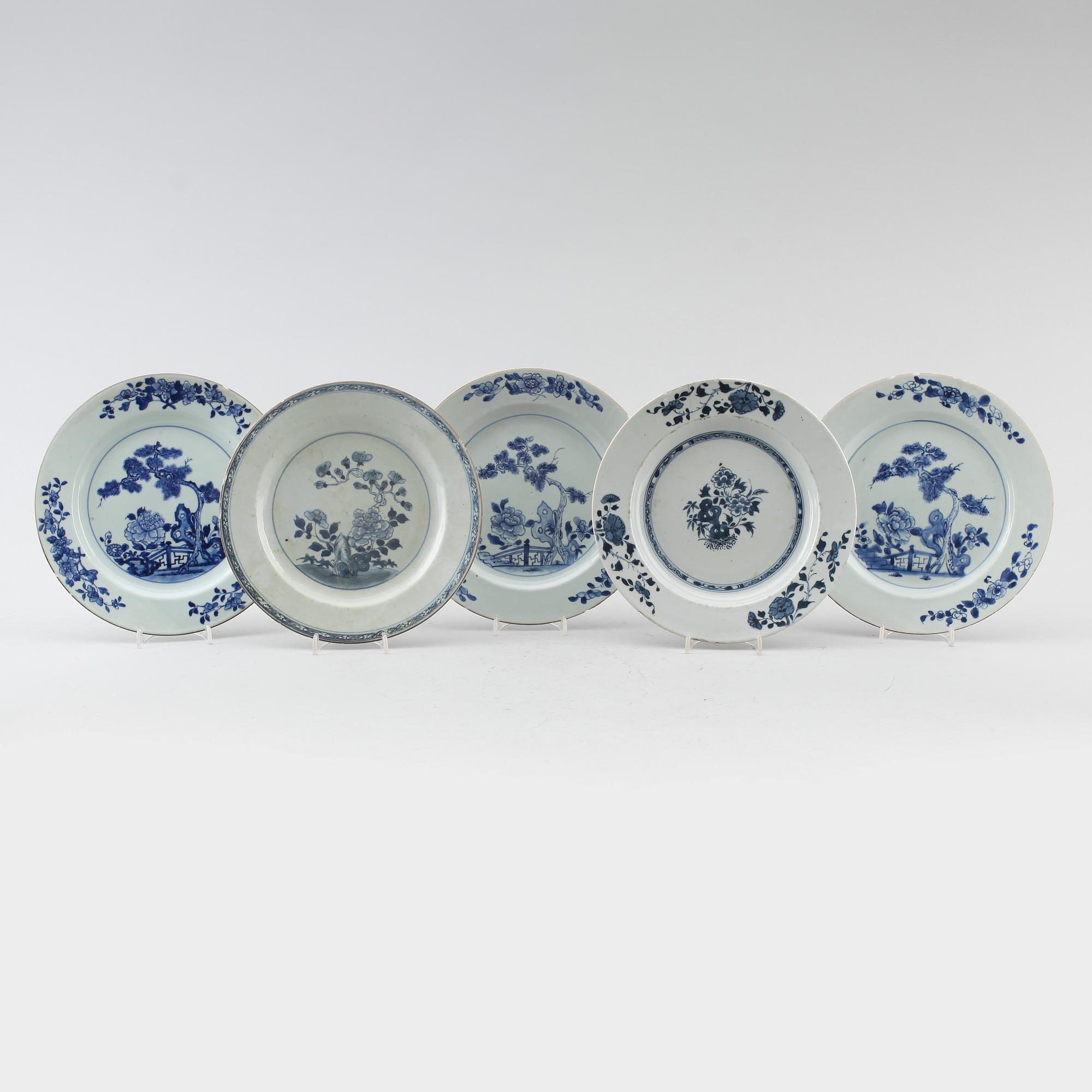 TALLRIKAR, 5  st (3+1+1), porslin, Kina, Qianlong 1736-1795.