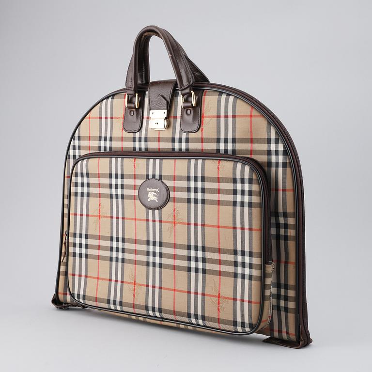 BURBERRY, resegarderob.
