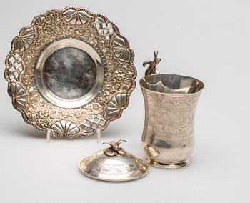 KOPP MED FAT, Osmanska riket, omkring 1900, silver, vikt ca 339 g.