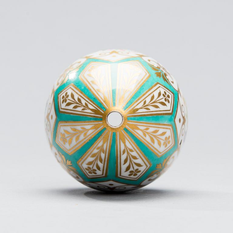 AN EASTER EGG, porcelain, Russia, late 19th century.