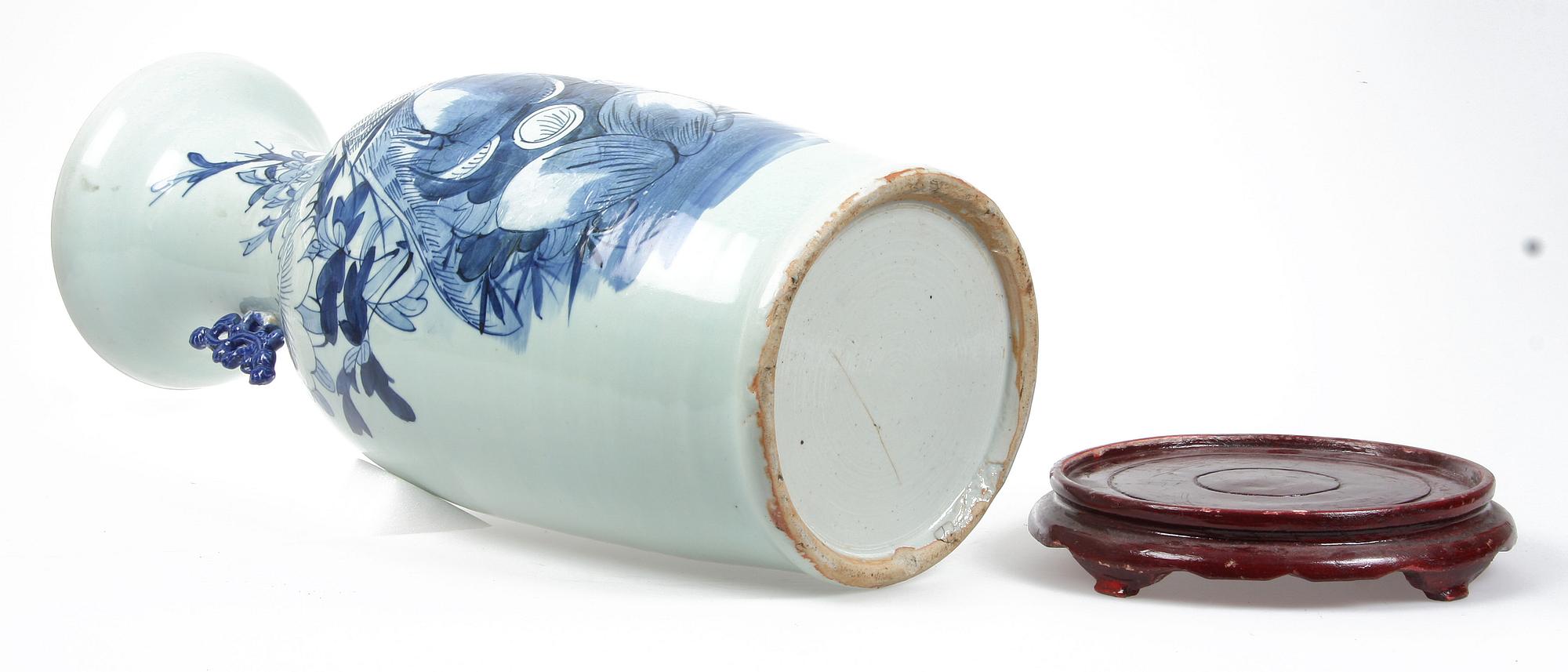 GOLVURNA, porslin, Kina, 1800-tal.