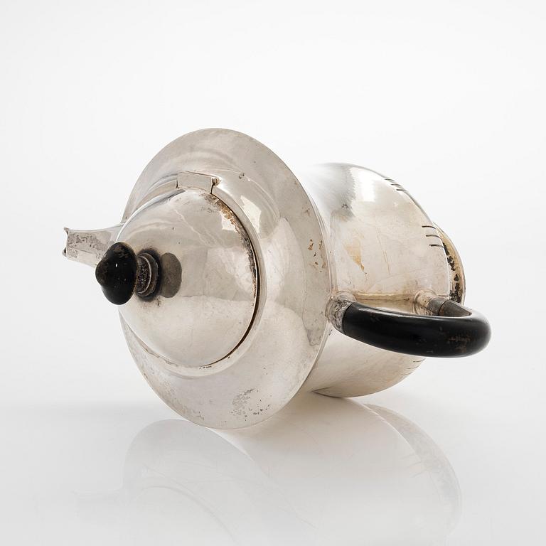 A silver teapot, import marked Oskar Lindroos, Helsinki 1929.