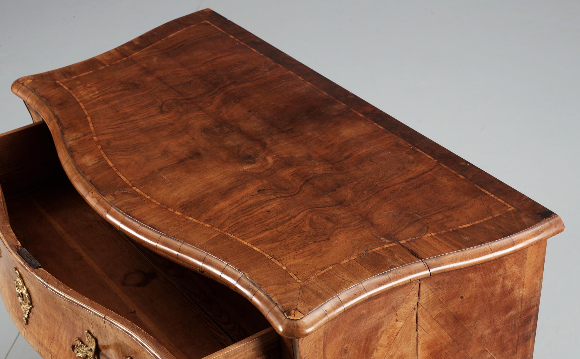 BYRÅ, rokoko, 1700-tal.