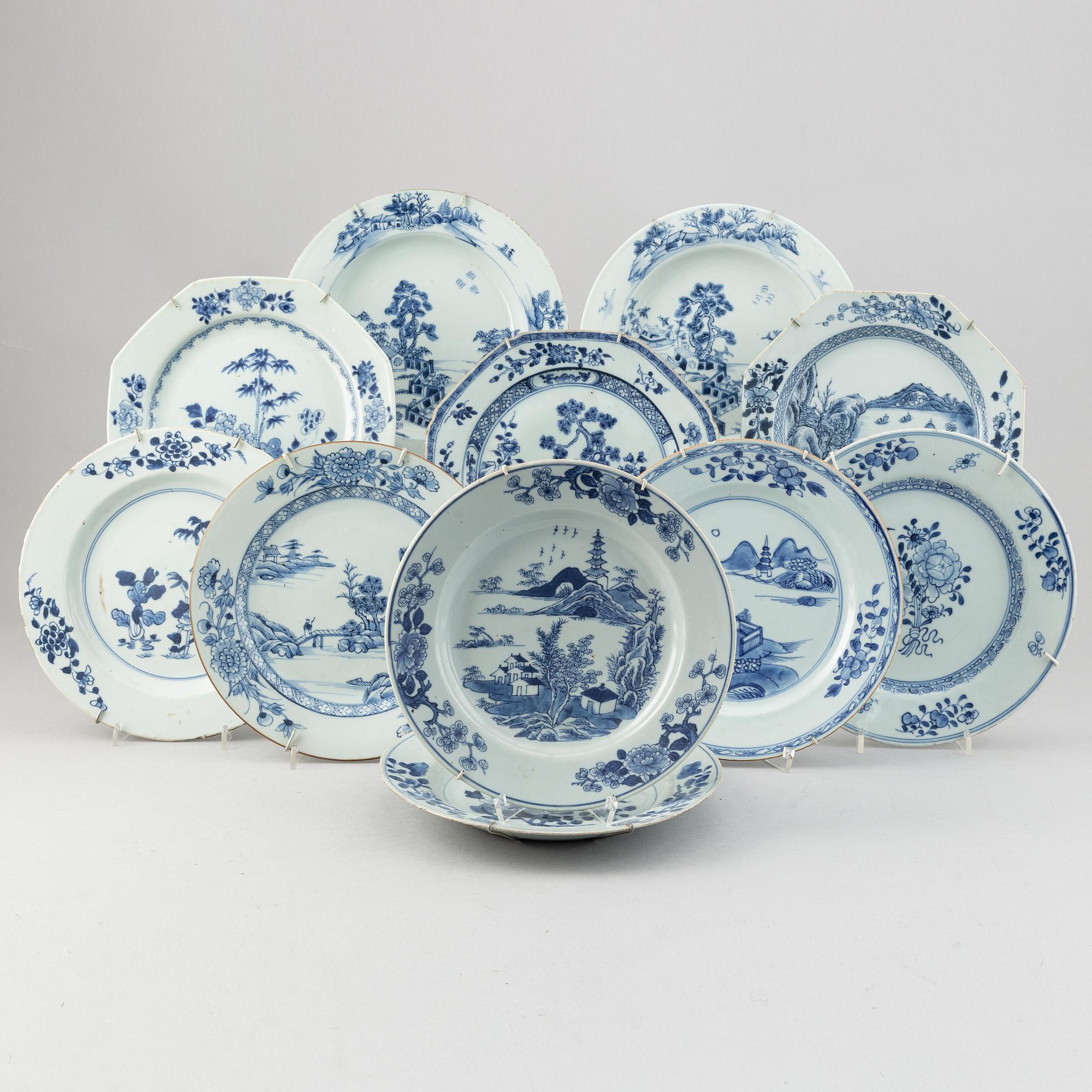 A group of 11 blue and white dinner plates, Qing dynasty, Qianlong (1736-95).