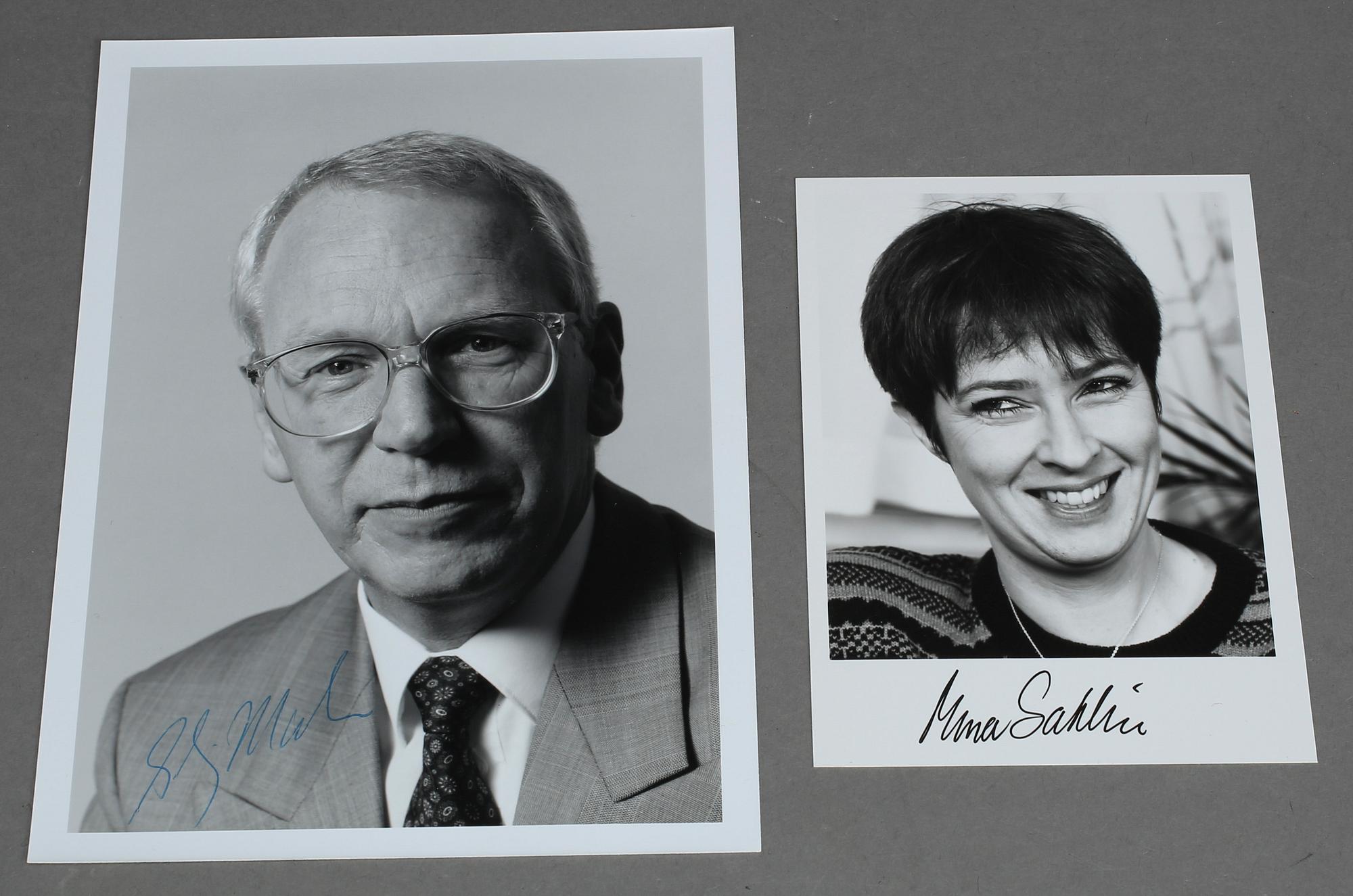 POLITIKERAUTOGRAFER, 35 st, bla Tage och Aina Erlander, Ola Ullsten, Ingvar Carlsson, Fredrik Reinfeldt, Carl Bildt.