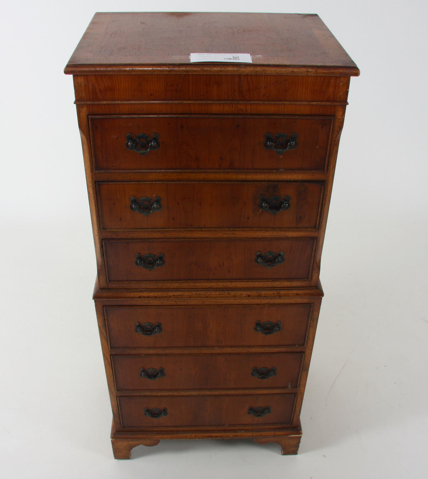 BYRÅ, s k Tallboy, engelsk stil.