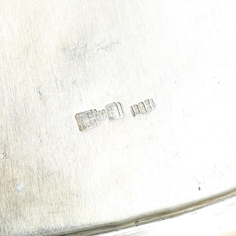 BRICKA, silver, Ryssland, ej identifierad mästare stämplad 1889. Vikt ca 380 gram.