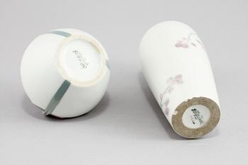 VASER, 2 st, porslin, jugend, Nils Emil Lundström och Anna Boberg, Rörstrand, tidigt 1900-tal.