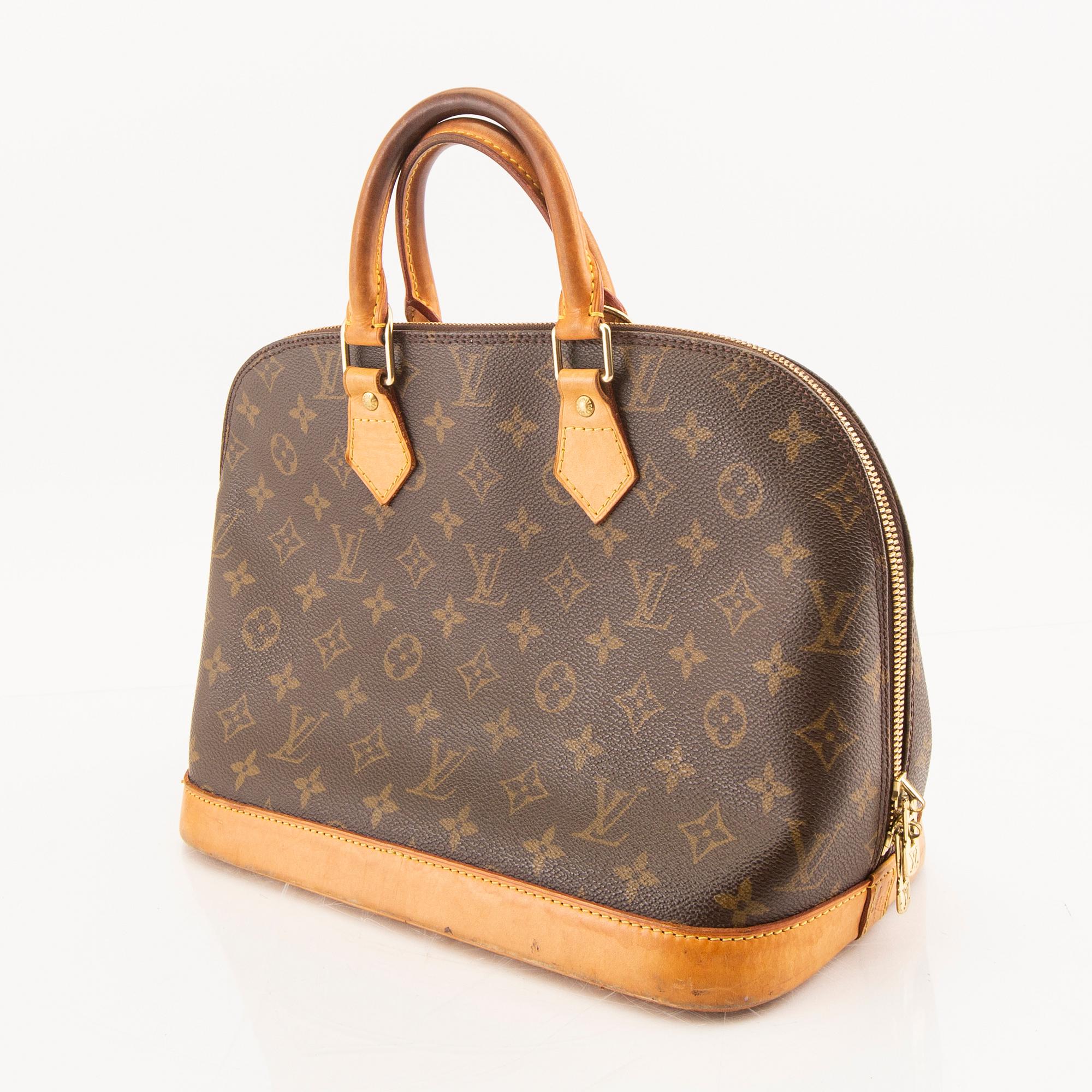Louis Vuitton,.