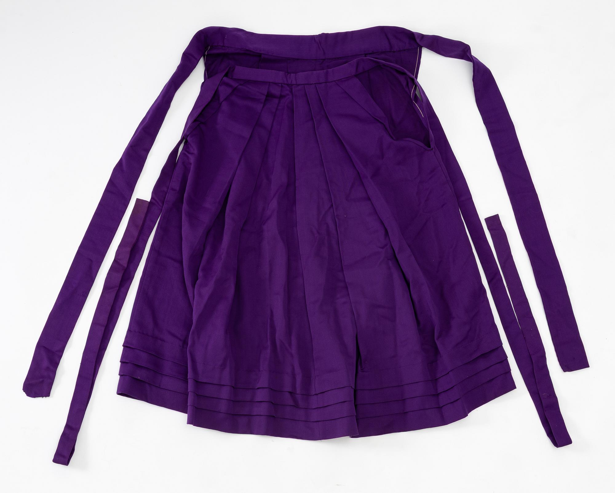 Kimono (five pieces), partially cotton, two pairs of shoes, one pair of socks, and a parasol, Japan, 20th century.