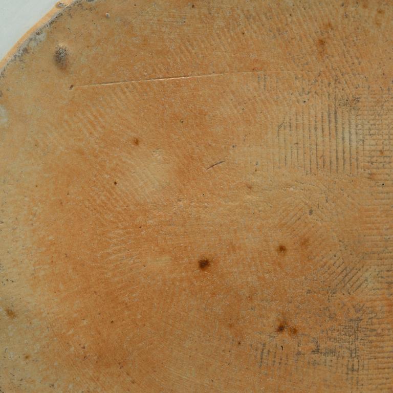 A blue and white serving dish, Qing dynasty, Qianlong (1736-95).