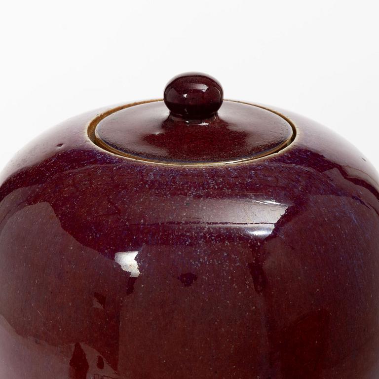 A pot with cover in sang de boeuf, Qing dynasty.