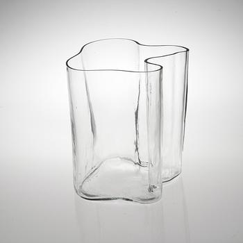 An Alvar Aalto mould blown glass vase,