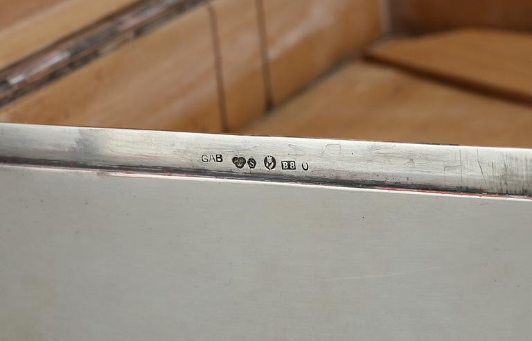 SKRIN, silver, GAB, Stockholm, 1928. Vikt inkl inredning i trä ca 926 gram.