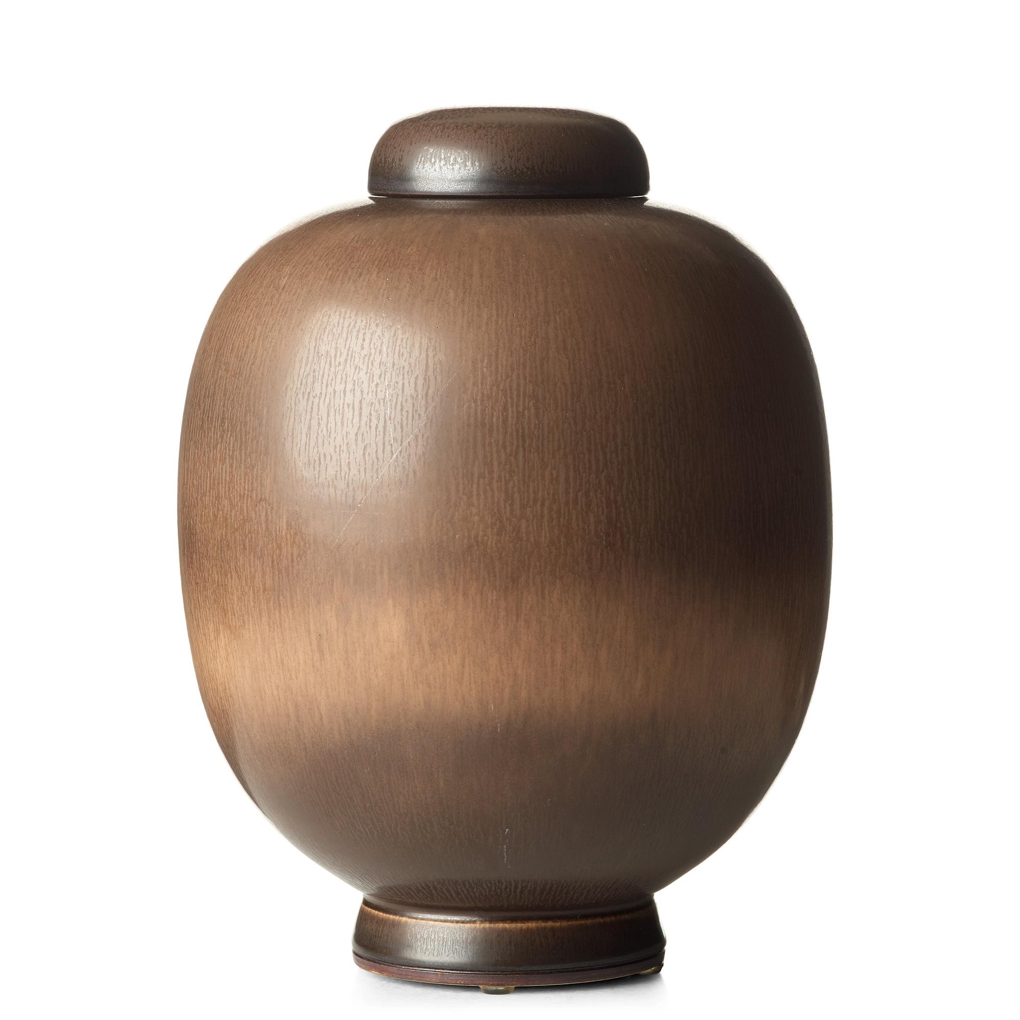 Berndt Friberg, a stoneware jar and cover, Gustavsberg studio, Sweden 1960.