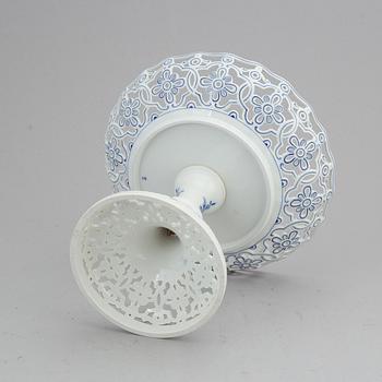 KAKFAT, porslin. Meissen, 1900-tal.