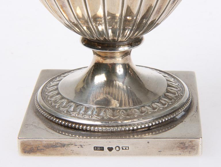 KAFFESERVIS, 3 delar, silver, empirestil, Stockholm, 1899 och 1900. Tot vikt 970 gr.