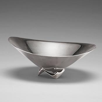 Henning Koppel, a sterling bowl, executed by Georg Jensen, Copenhagen 1948-77, design nr 980 A.