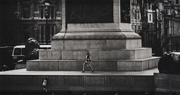 157. Andreas Kock, "Swinging London", Trafalgar Square, 2012.