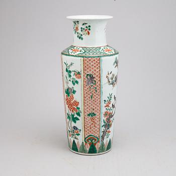A Chinese Kangxi style porcelain vase, Qing dynasty, 19th century.