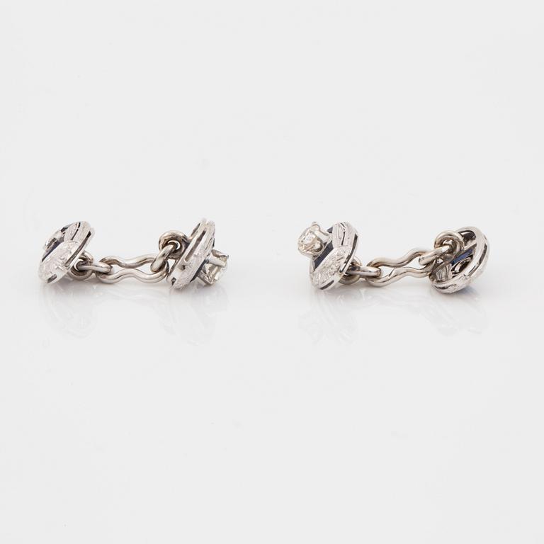 MANSCHETTKNAPPAR, med diamanter, och förmodligen syntetiska safirer.