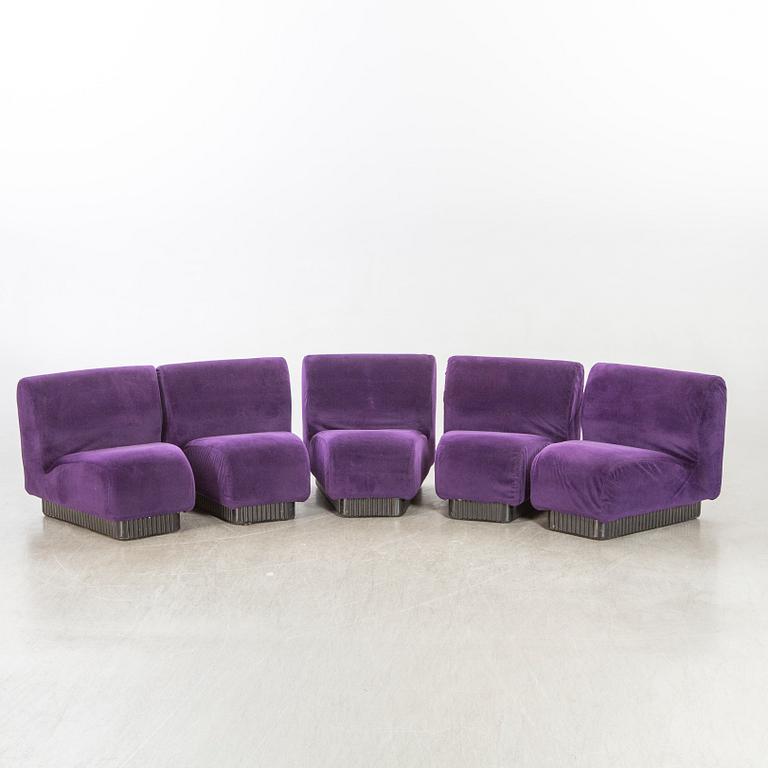 Sektionssoffa  Don Chadwick för Herman Miller, Nob Nederländerna 1900-talets senare del.