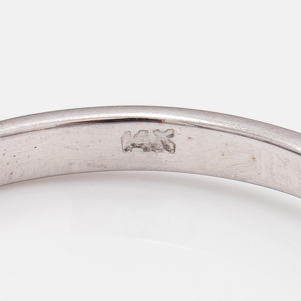 A 14K white gold ring with brilliant-cut diamonds ca. 0.60 ct in total.