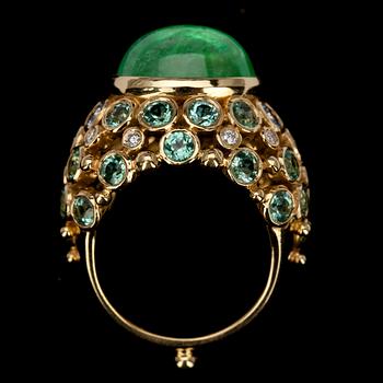 RING, guld 18K, mint turmalin ca 9 ct, safirer i olika färger, tot. 5 ct. TEMPLE ST. CLAIR, USA. Vikt 17,5 g.