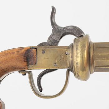 Slaglåsrevolver, märkt AIS (Anders Johannesson i Romenäs 1840-1914).