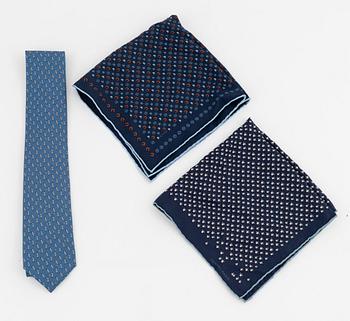 Hermès, a silk tie and two pocket squares.