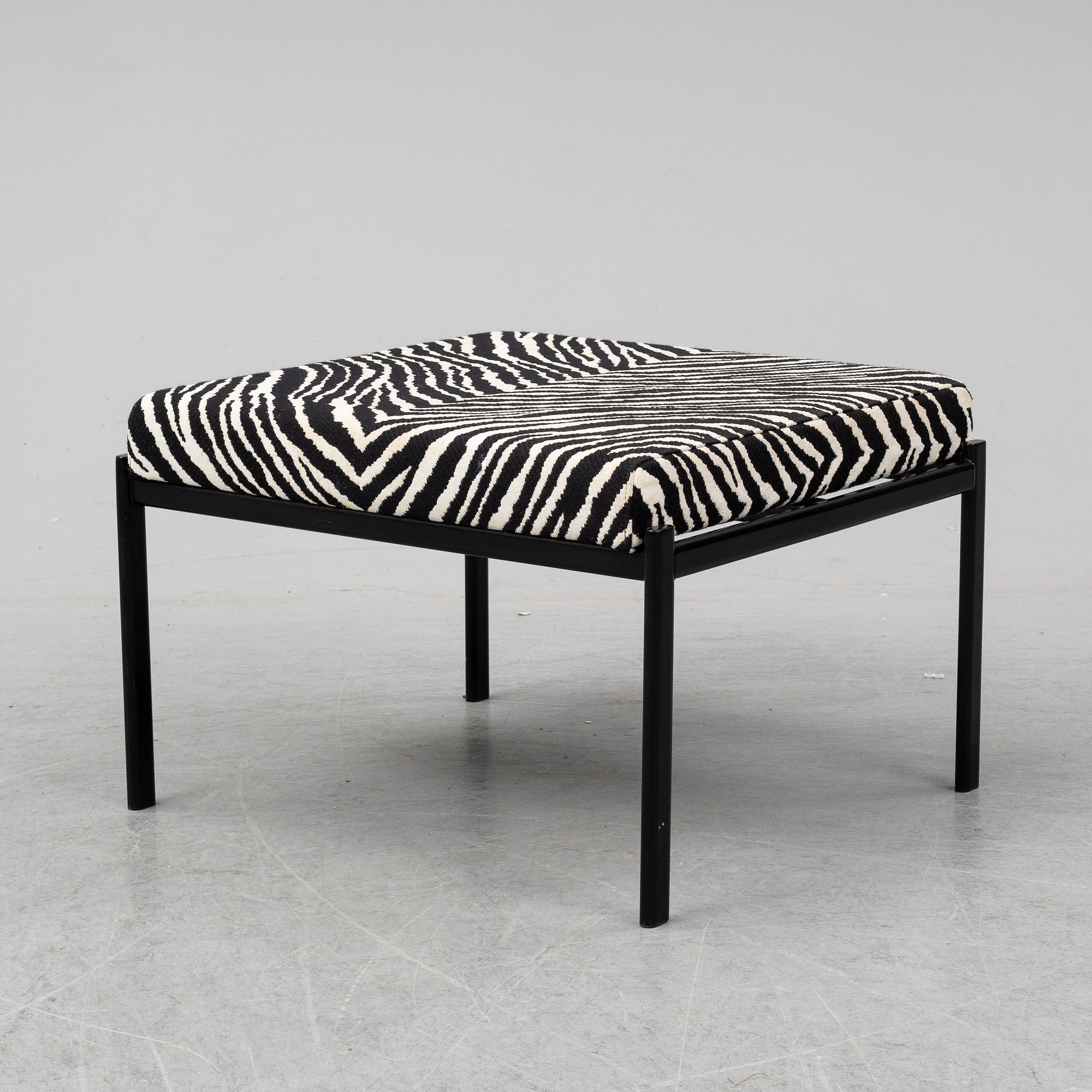 A 'Kiki' bench by Ilmari Tapiovaraa for Artek, designed 1960.
