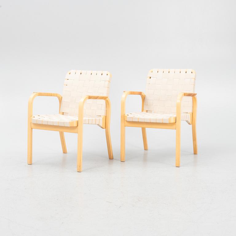 Alvar Aalto, a pair of model '45' chairs, Artek, late 20th Century.