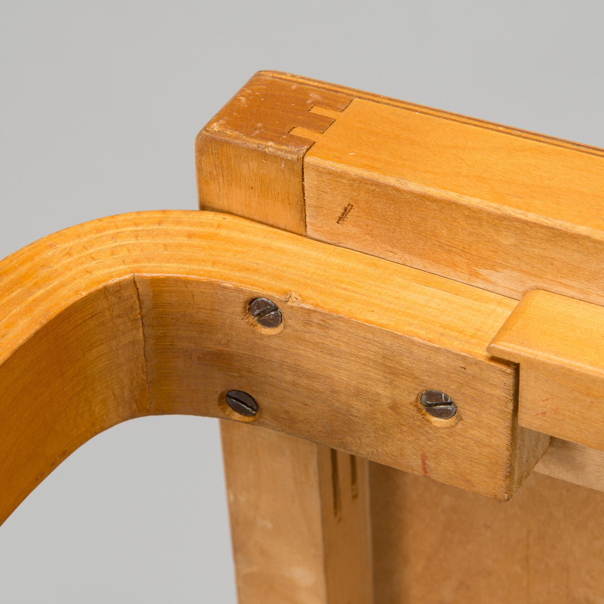 Alvar Aalto, bord, modell 82 för O.Y. Huonekalu- ja Rakennustyötehdas A.B. 1900-talets mitt.