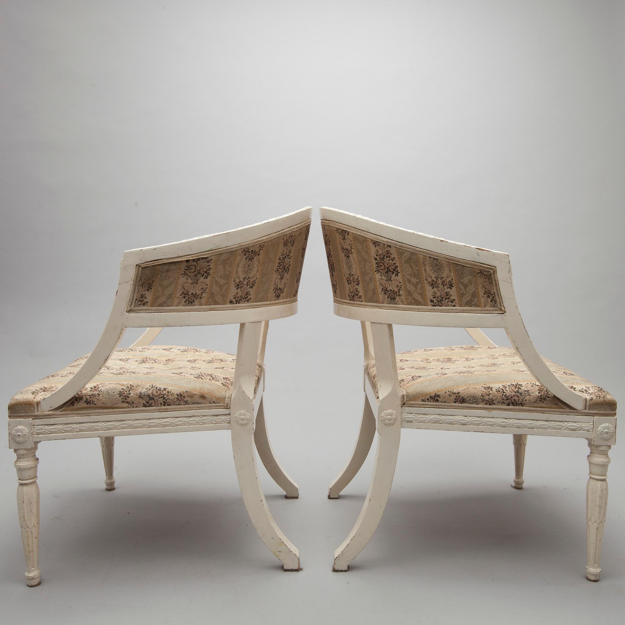 BALJFÅTÖLJER, ett par, gustaviansk stil, sekelskiftet 1800/1900.
