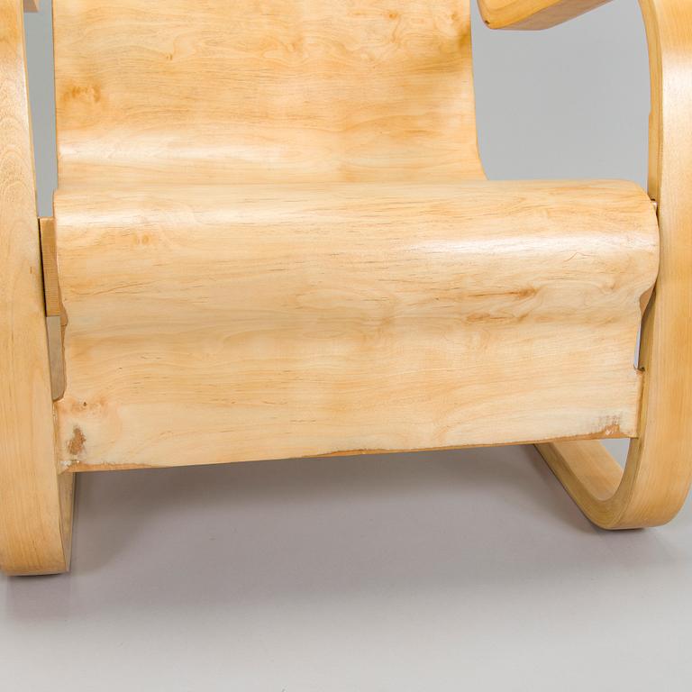 Alvar Aalto, a pair of 1940s/50s '31' armchairs for O.Y. Huonekalu- ja Rakennustyötehdas A.B.