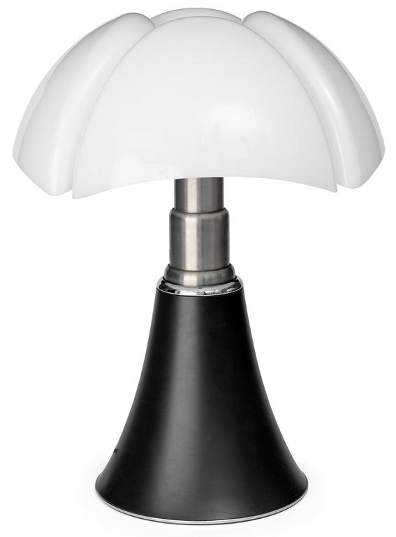 A Gae Aulenti table lamp, "Pipistrello", Martinelli Luce, Italy.