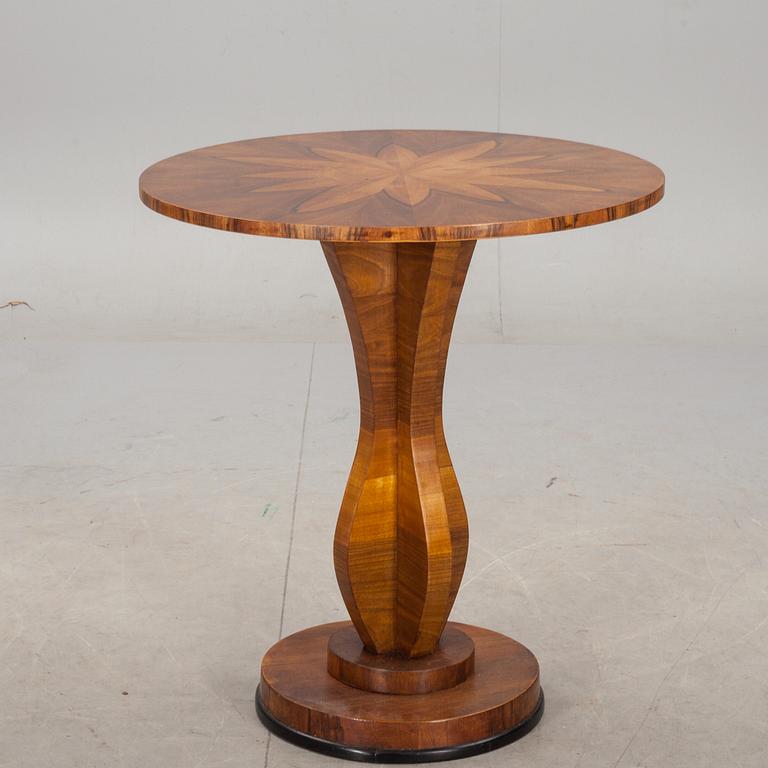 BORD, art-deco. 1900-tal.