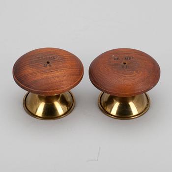 LJUSSTAKAR, design Bertel Gardberg, mässing och teak, stämplade BG Billnäs.