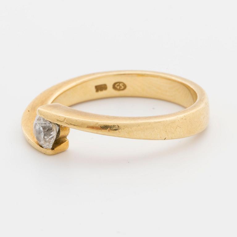 RING 18K gold, 1 diamond Flander cut, 0,30 ct G SI according to seller´s certificate.