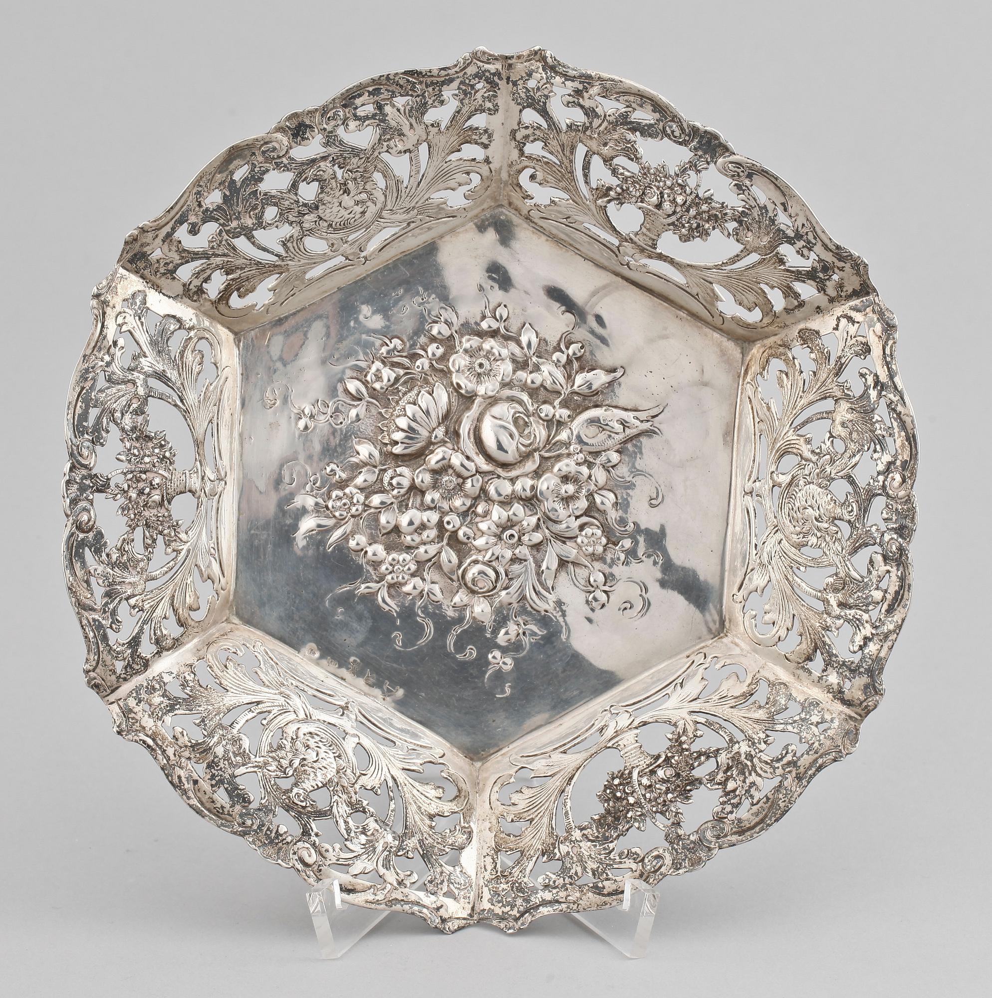 FAT, silver, barockstil, Tyskland 1800/1900-tal. Vikt ca 245 gram.