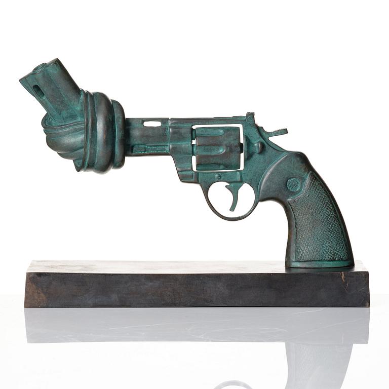 Carl Fredrik Reuterswärd, "Non-violence".