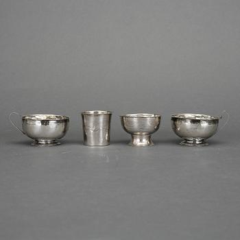 TUMLARE samt SUPKOPPAR, 4 st, silver, bl a JP Ljungström, Uddevalla, 1808-1830. Tot vikt 67 gram.