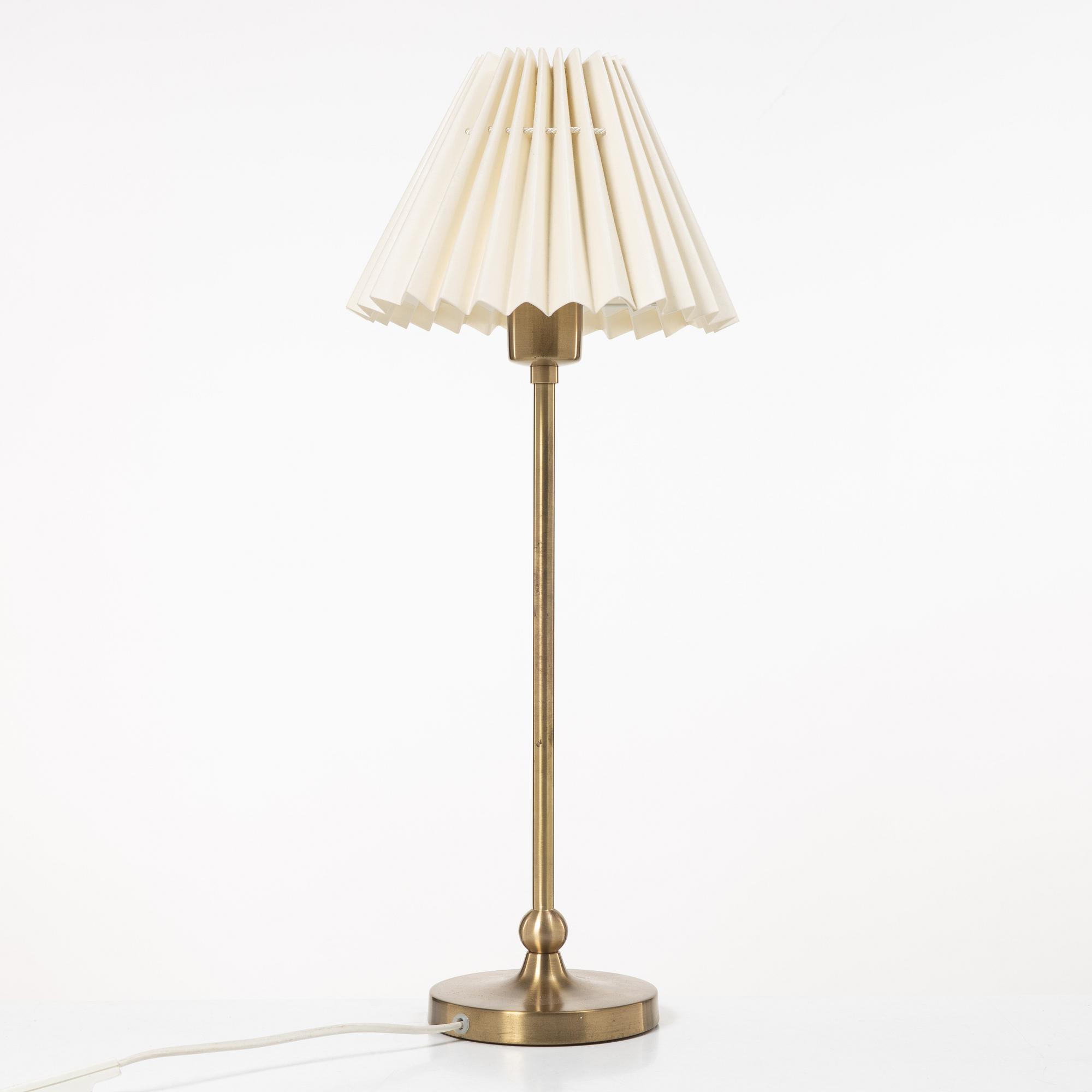 Josef Frank, Bordslampa, Firma Svenskt Tenn, modell G 2569.