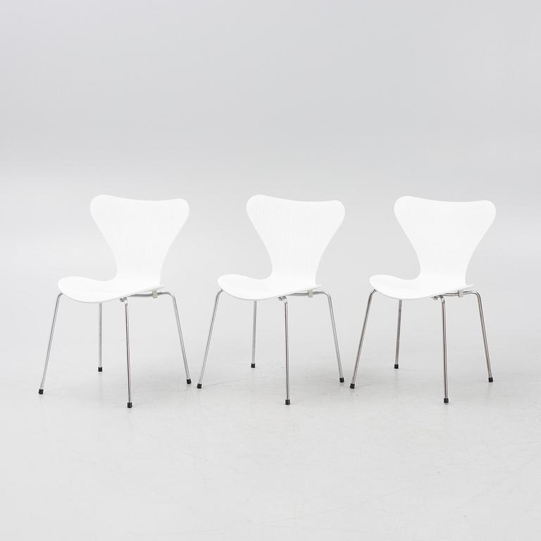 Arne Jacobsen, stolar, 8 st, "Sjuan", Fritz Hansen, Danmark, 2015.