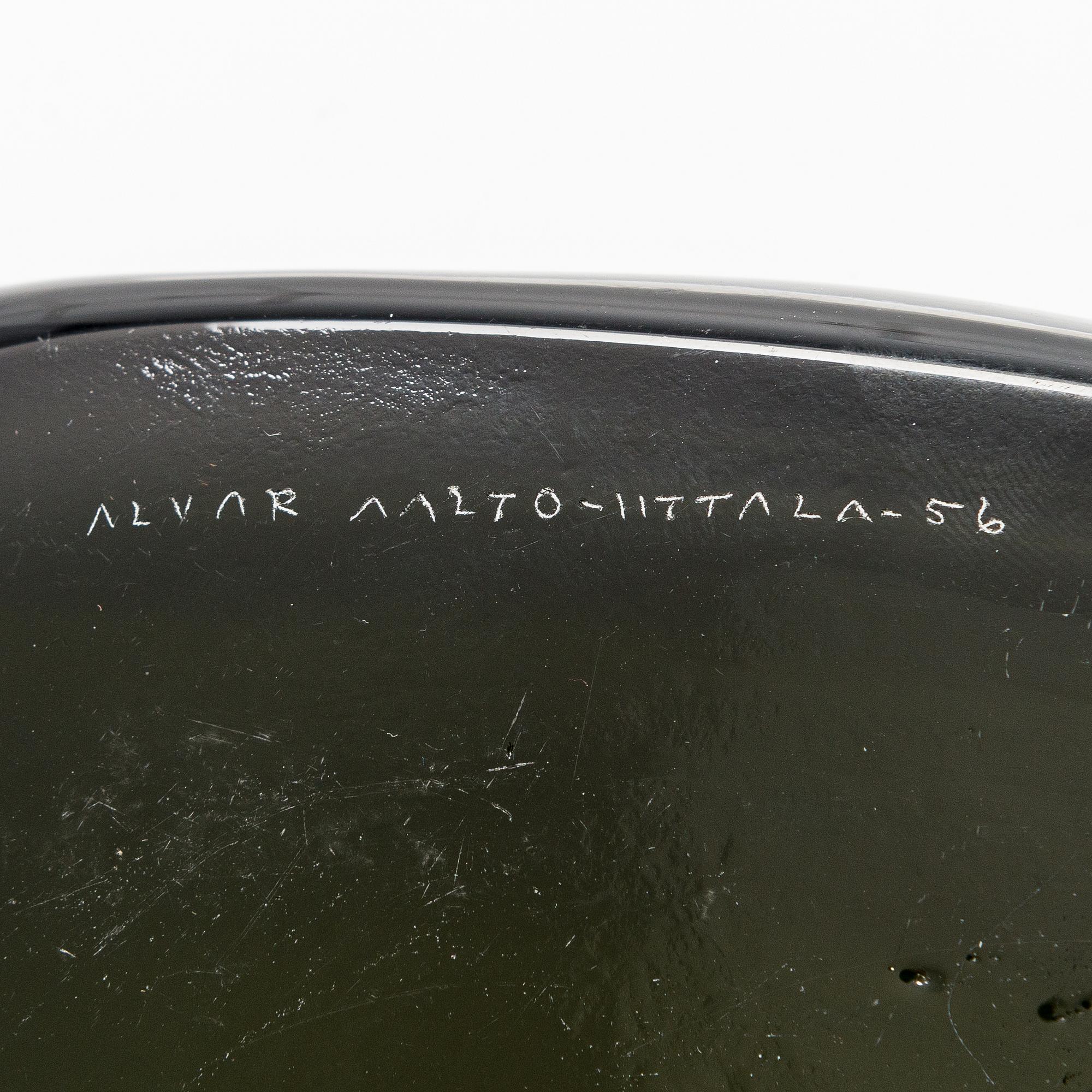 Alvar Aalto, three '3900-37-39-40' plates signed Alvar Aalto Iittala -56.
