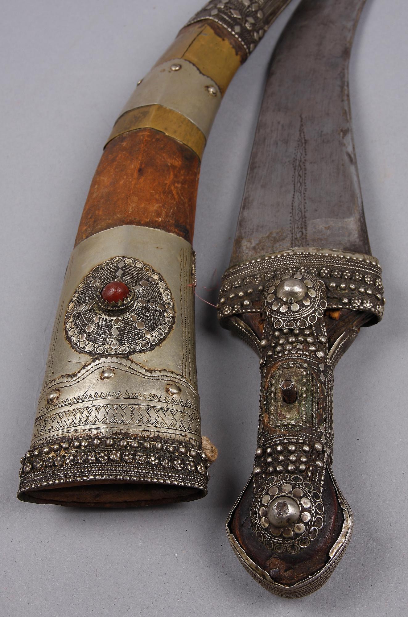 DOLKAR, 3 st, orientaliska, 1900-tal.