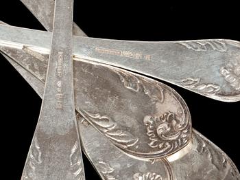 BESTICK, uppsättning för 12 personer, 84 delar, silver. Anders Nilsson, Lund, 1937. Total vik ca 6194 g.