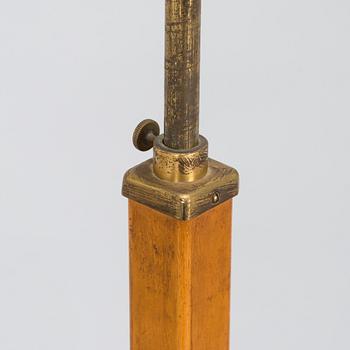 Aino Aalto, golvlampa, modell 806A tillverkare Oy Taito Ab. 1940-tal.