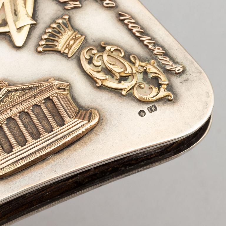 A Russian silver purse, t Petersburg 1908-17.