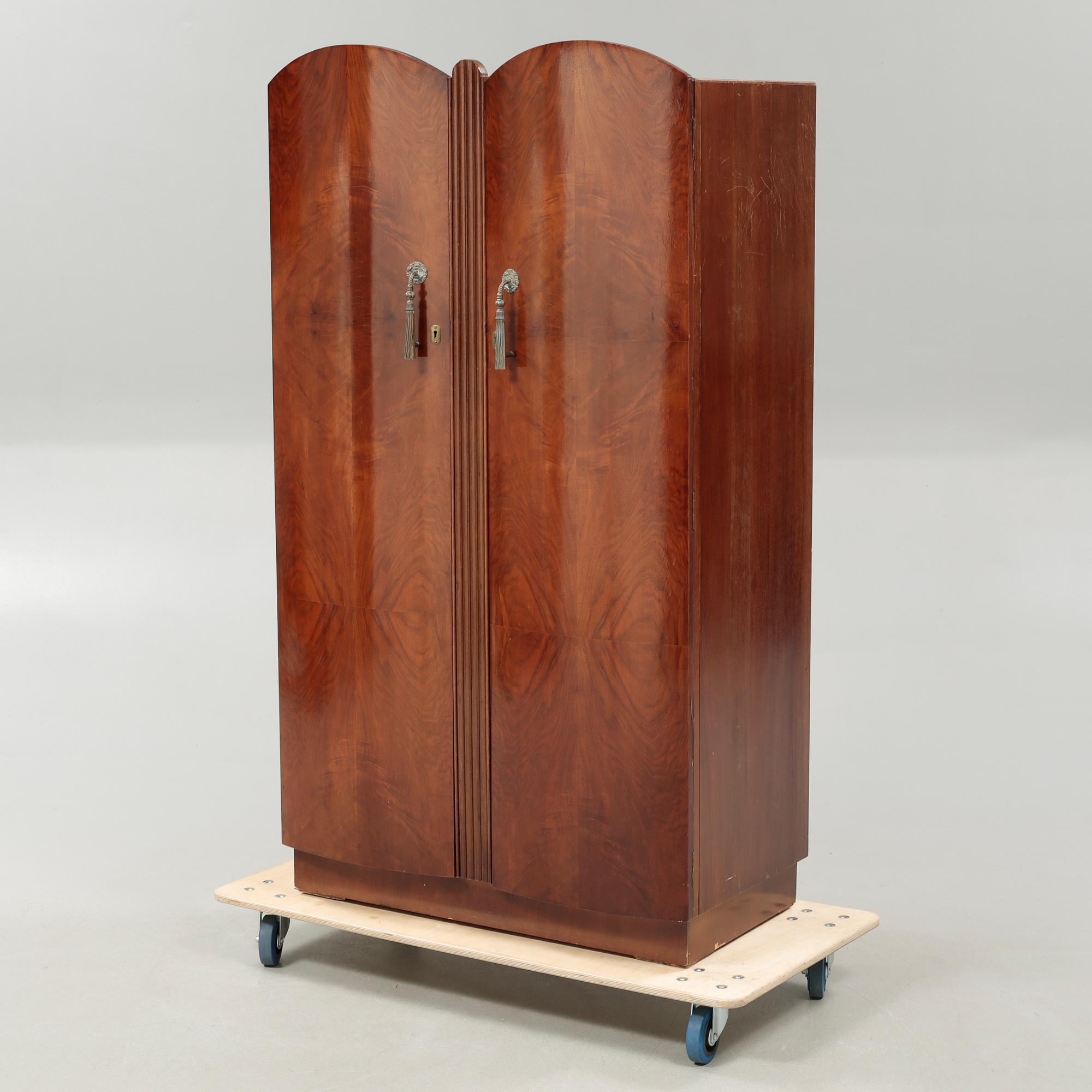 A cabinet from the first half of the 20th century.